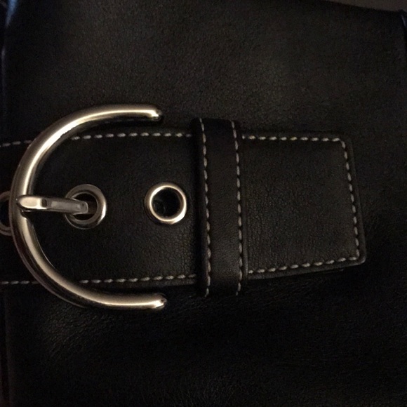 Black coach purse - Picture 4 of 8